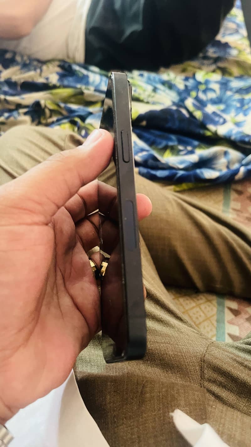 Apple iPhone 14 2