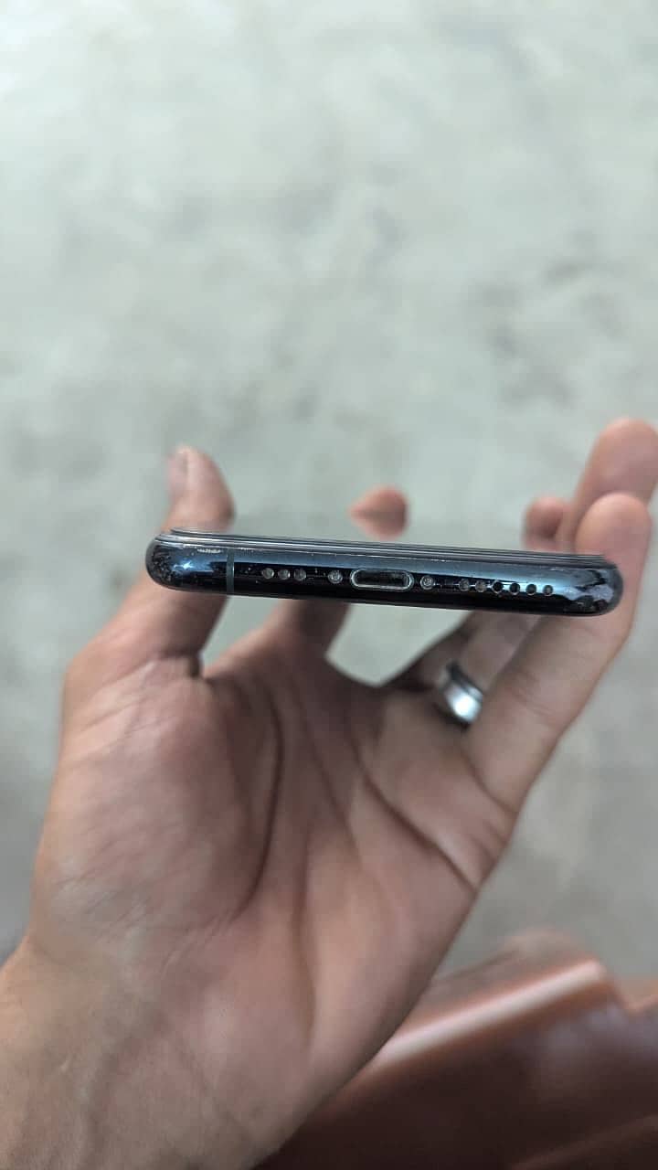 Apple iPhone 11 Pro 3
