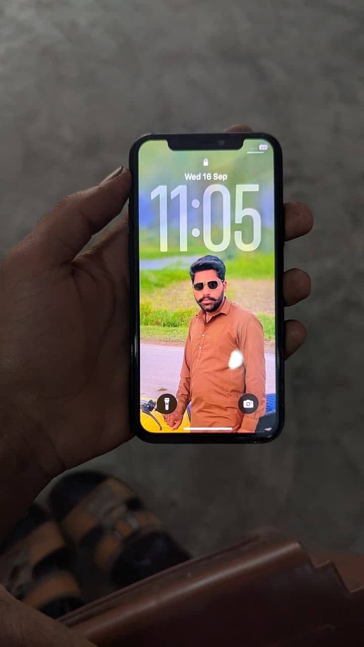 Apple iPhone 11 Pro 4