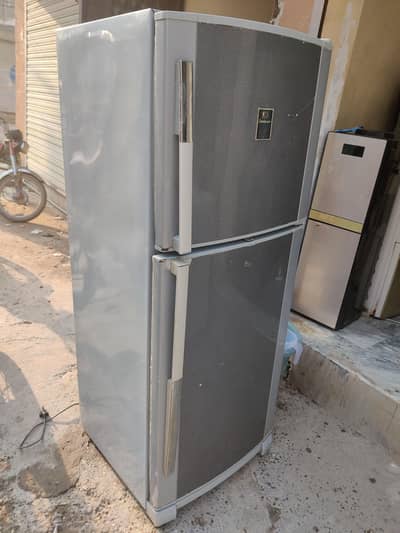 Dawlance 9175 fridge (original company gas)