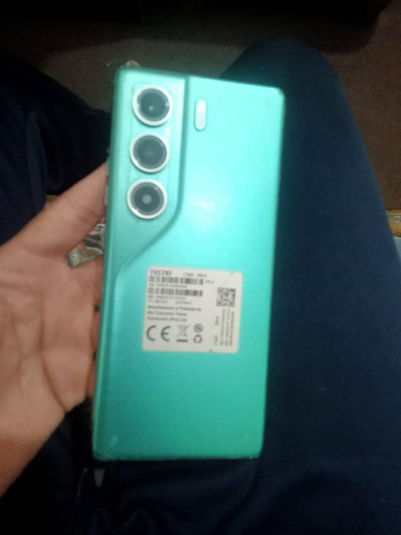 Tecno CAMON 40 1