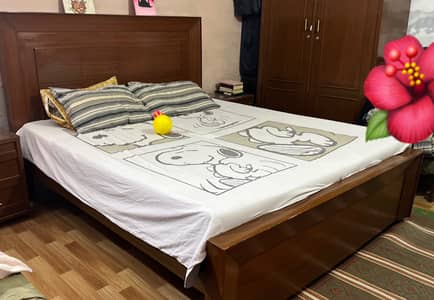 Bed set with cupboard