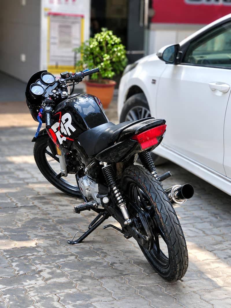 ybr 2015 model 2