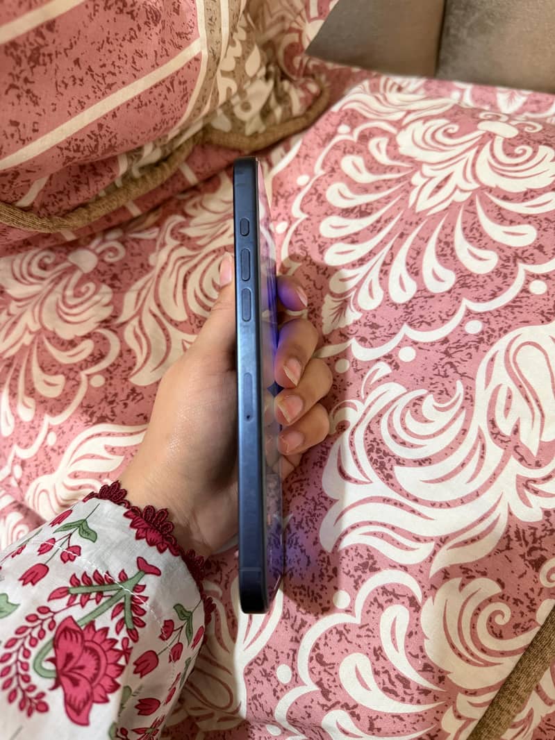 Apple iPhone 15 Pro Max 3