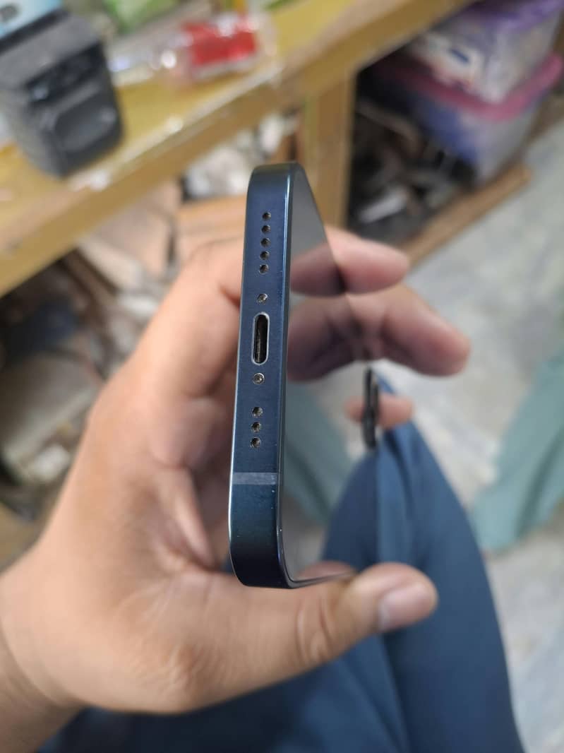 Apple iPhone 13 7