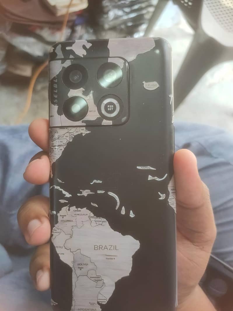 One Plus 10 Pro 4