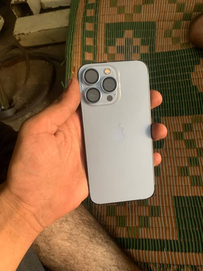 Apple iPhone 13 Pro 3