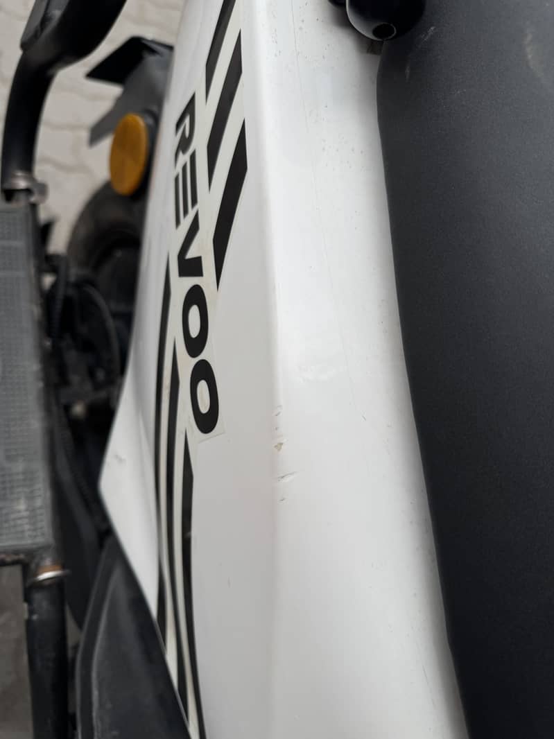 Revoo c32 3