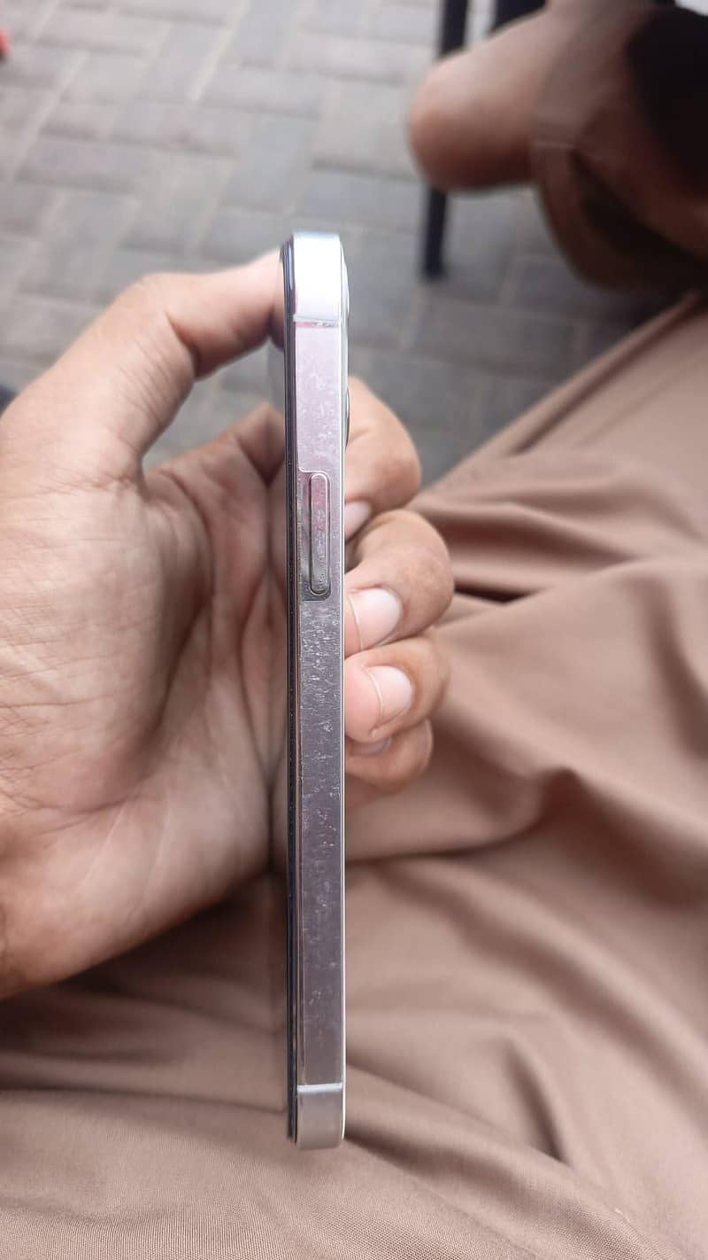 Apple iPhone 12 Pro 8