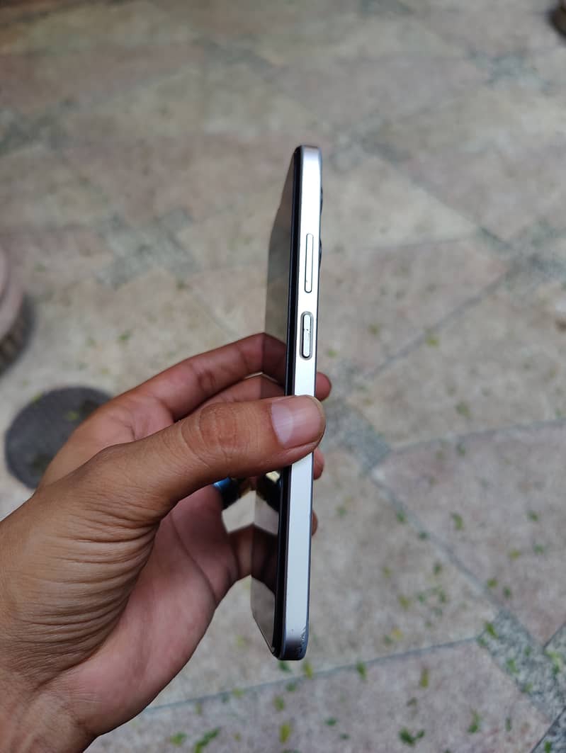 Realme C33 2