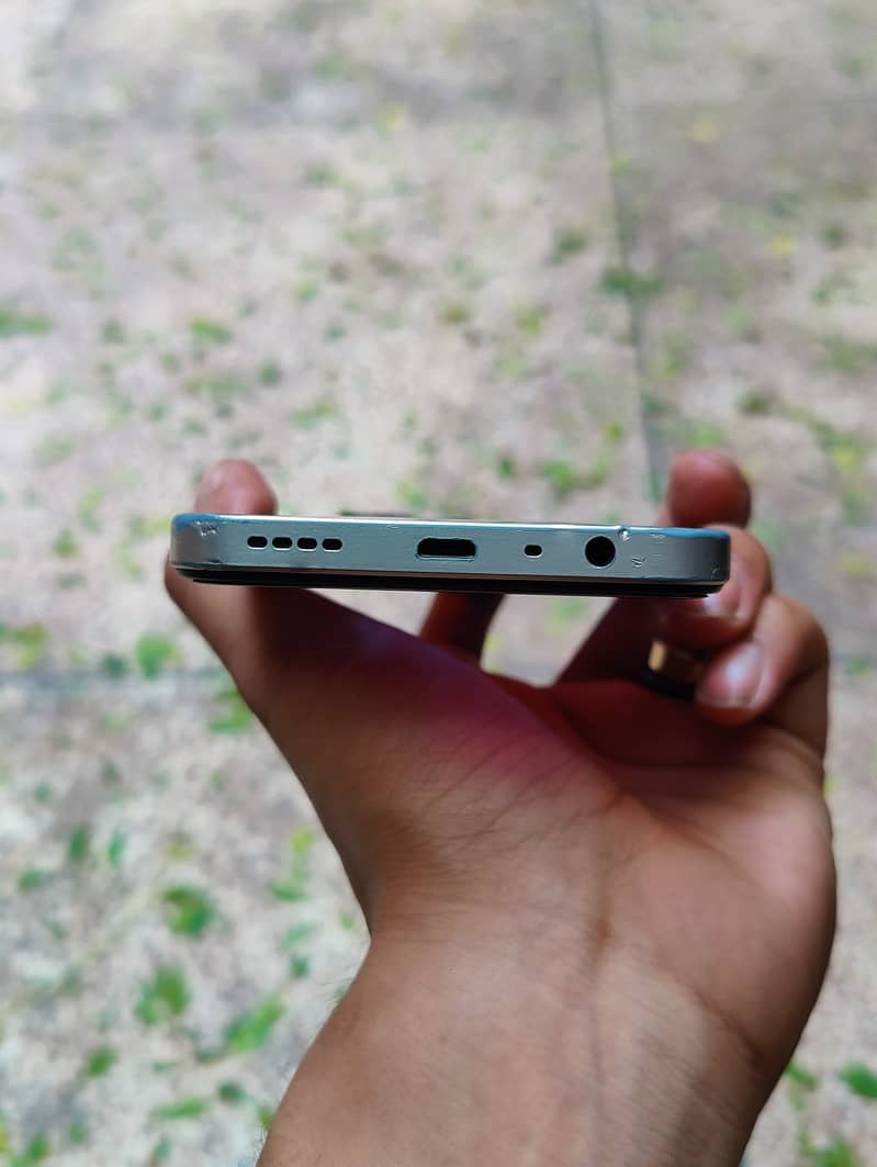 Realme C33 7
