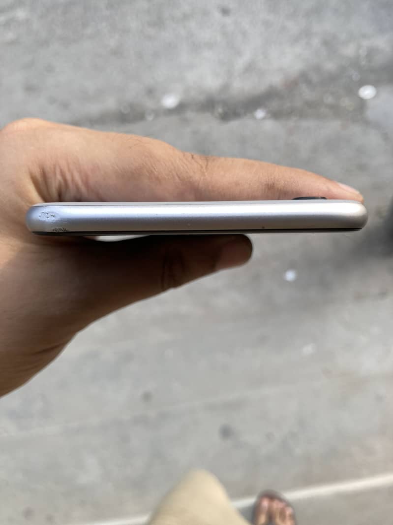 Apple iPhone 6 Plus 4