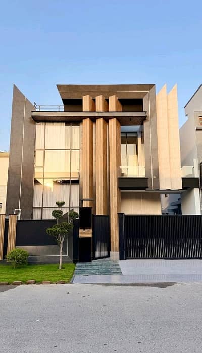 Ideal Prime Location 10 Marla House has landed on market in Citi Housing Society, Citi Housing Society