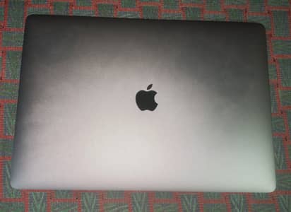 MacBook Pro Core i9, 32GB RAM, 500GB Storage, 15-inch Retina