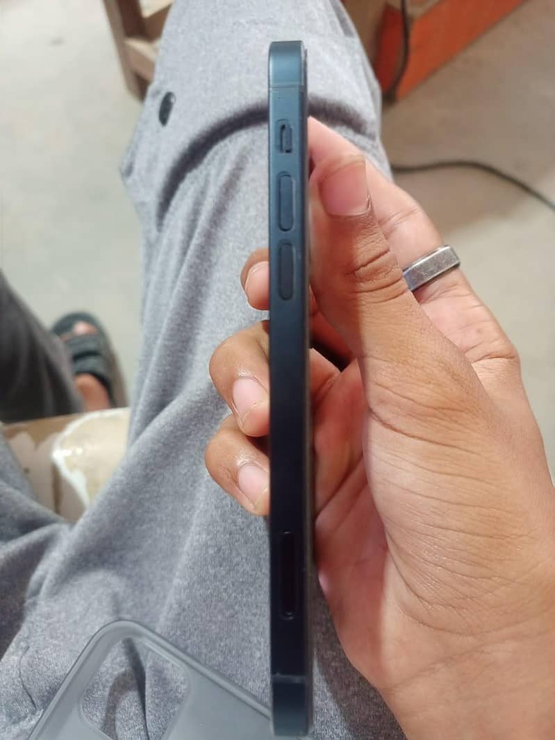 Apple iPhone 12 2