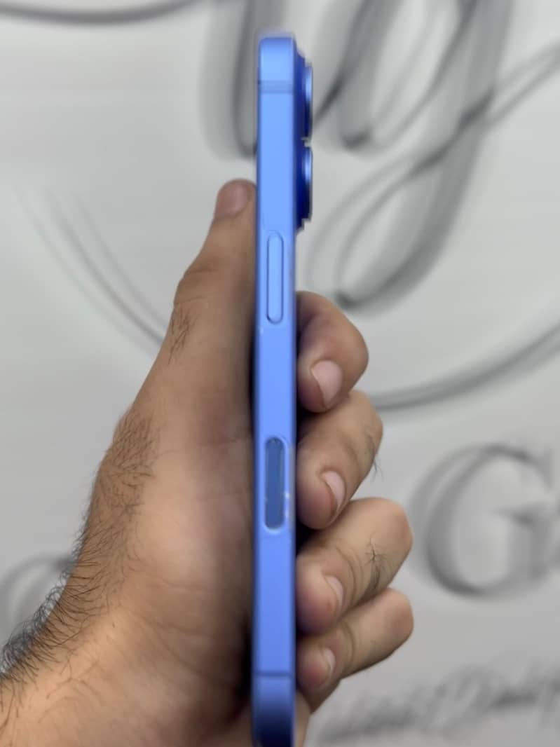 Apple iPhone 16 1