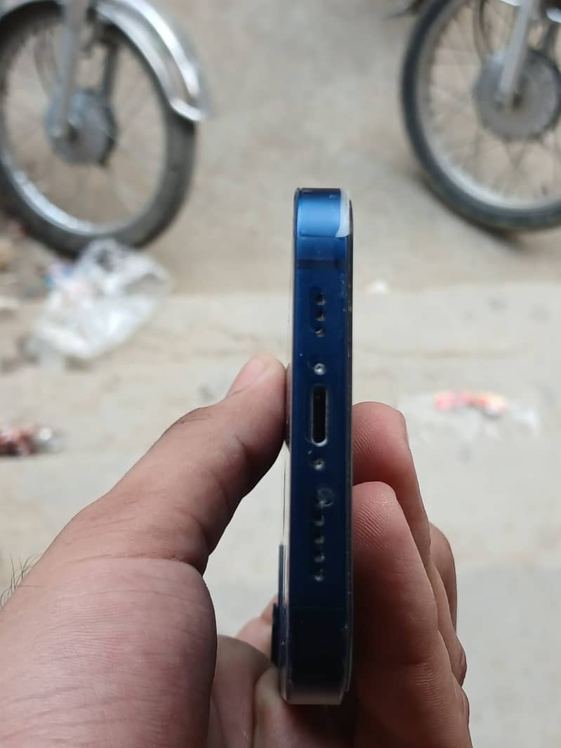 Apple iPhone 12 0