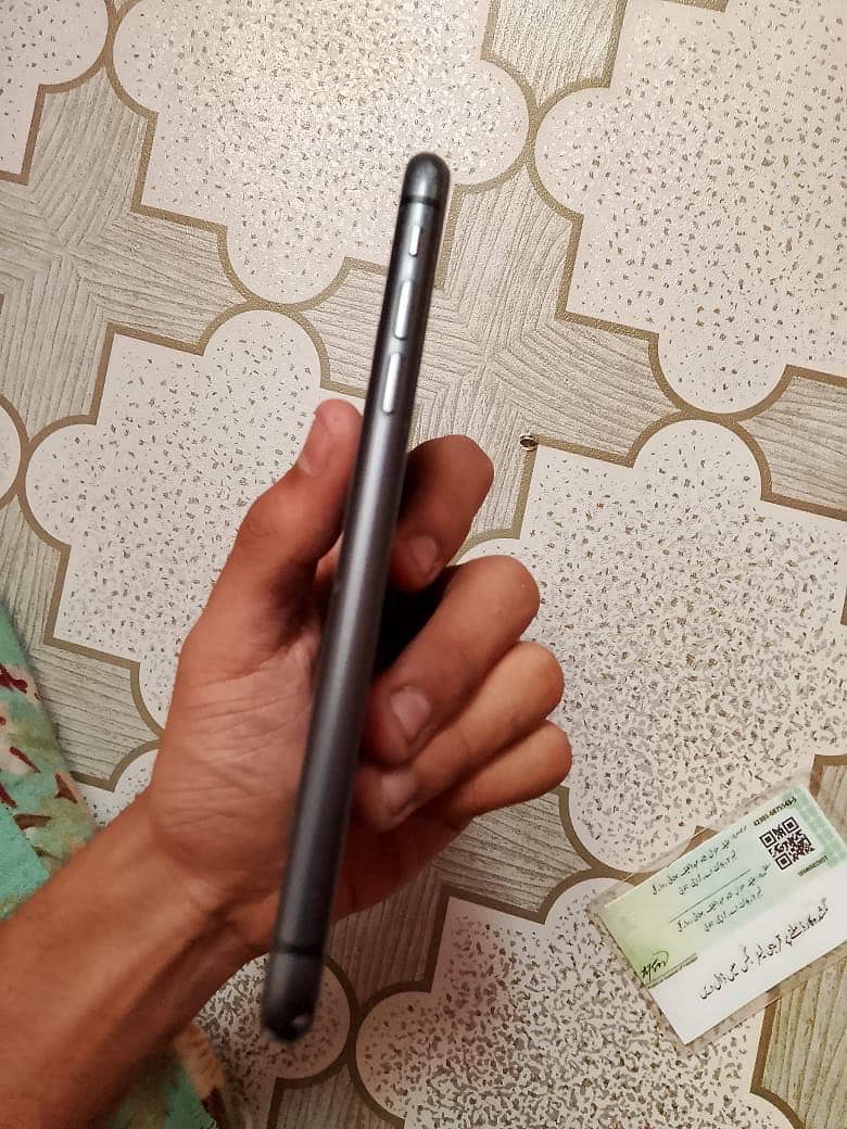 Apple iPhone 11 3
