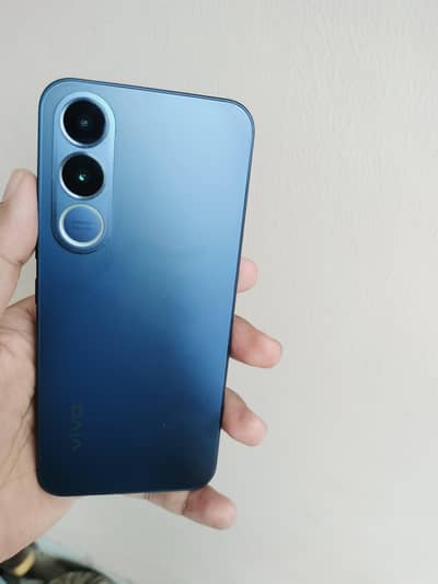 Vivo V70 Fe 5g (12gb RAM) 10/10 Condition with box & official warranty