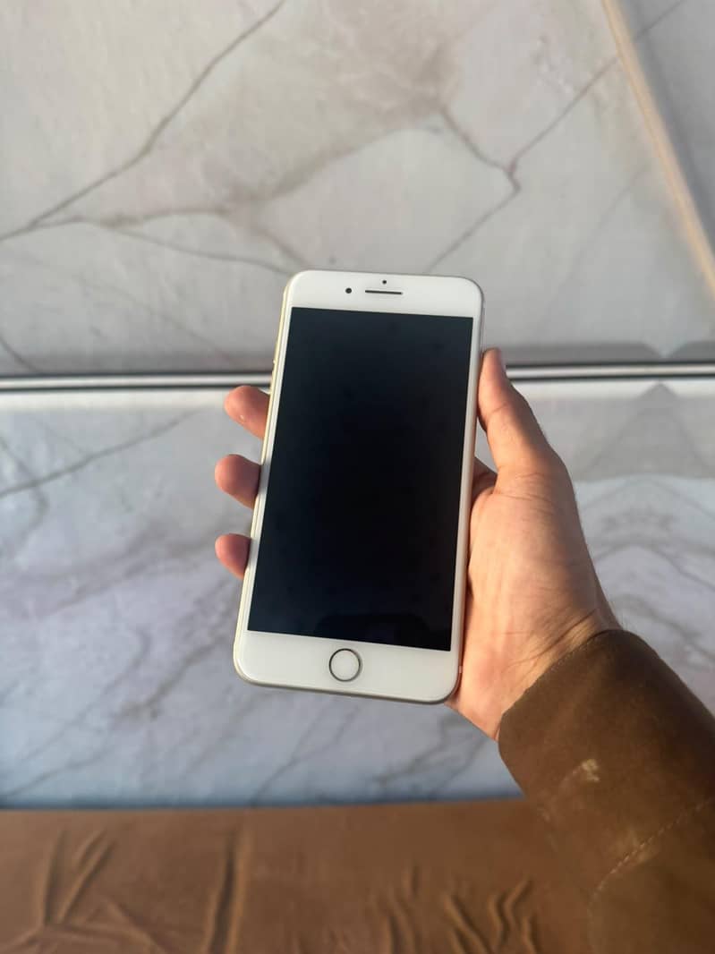 Apple iPhone 7 Plus 3