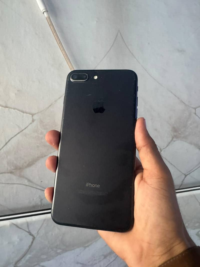 Apple iPhone 7 Plus 9