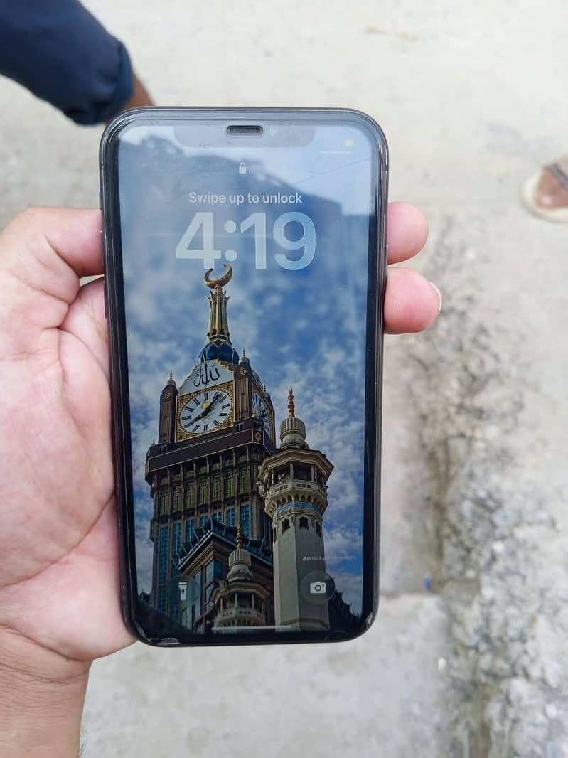 Apple iPhone 11 4