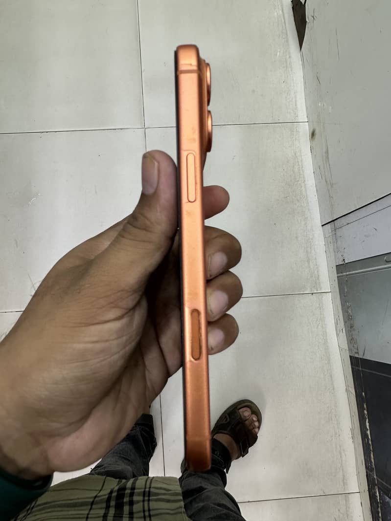 Apple iPhone 17 Pro Max 3