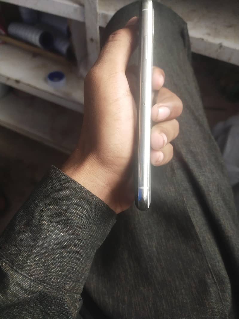 Apple iPhone X 1