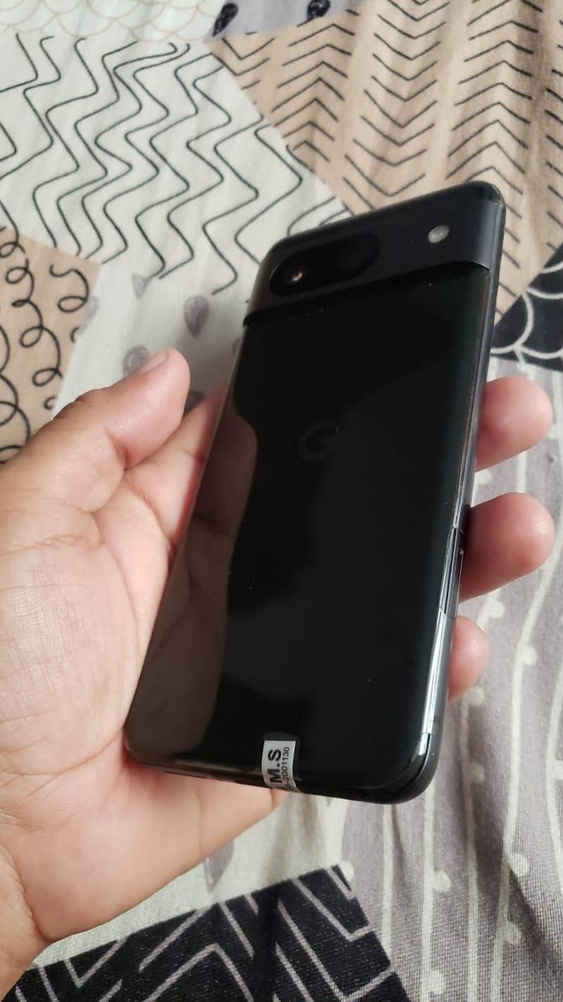 Google Pixel 8 6