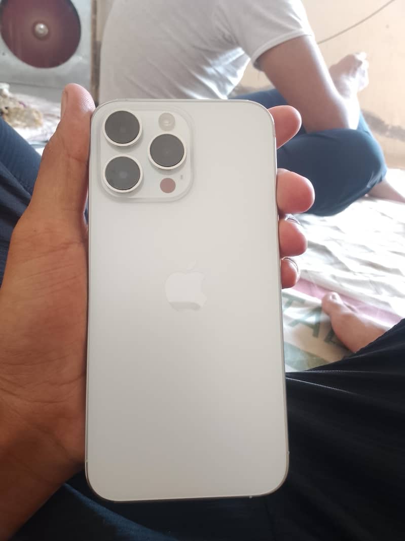 Apple iPhone 14 Pro Max 2