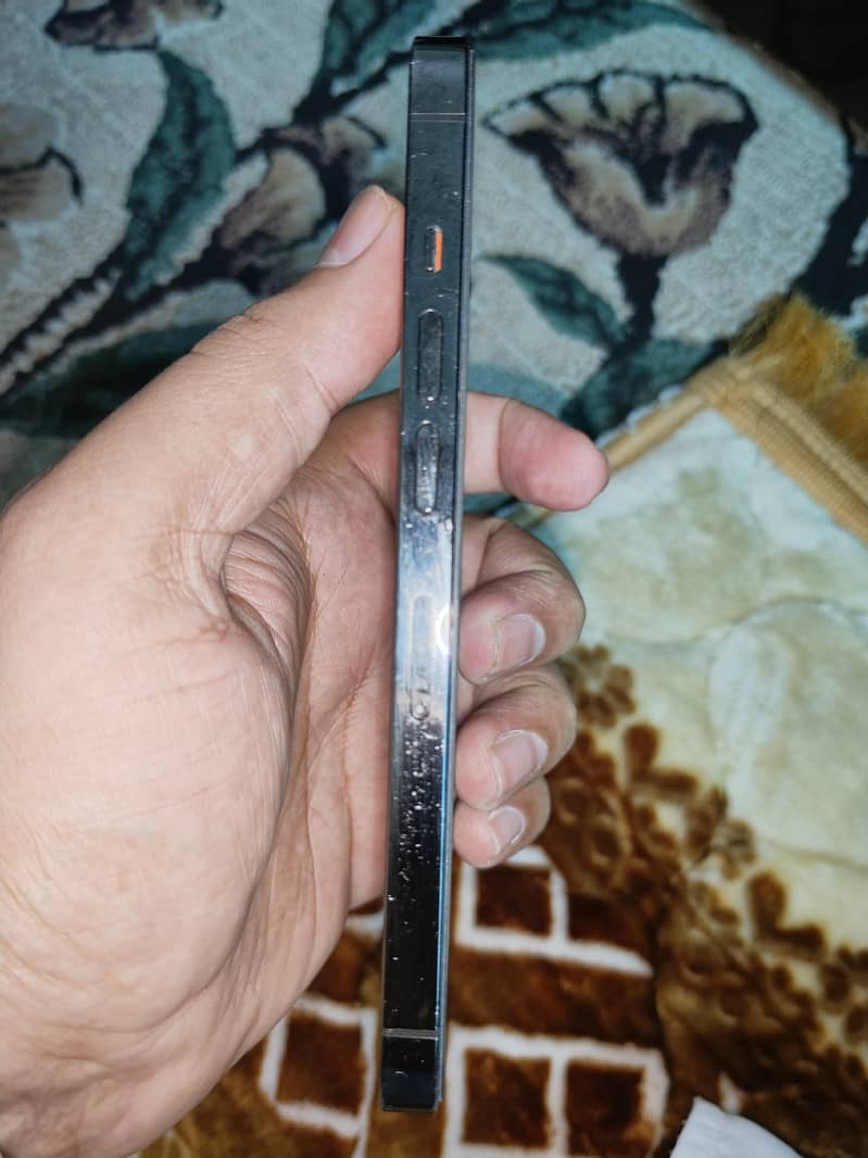 Apple iPhone 13 Pro 1