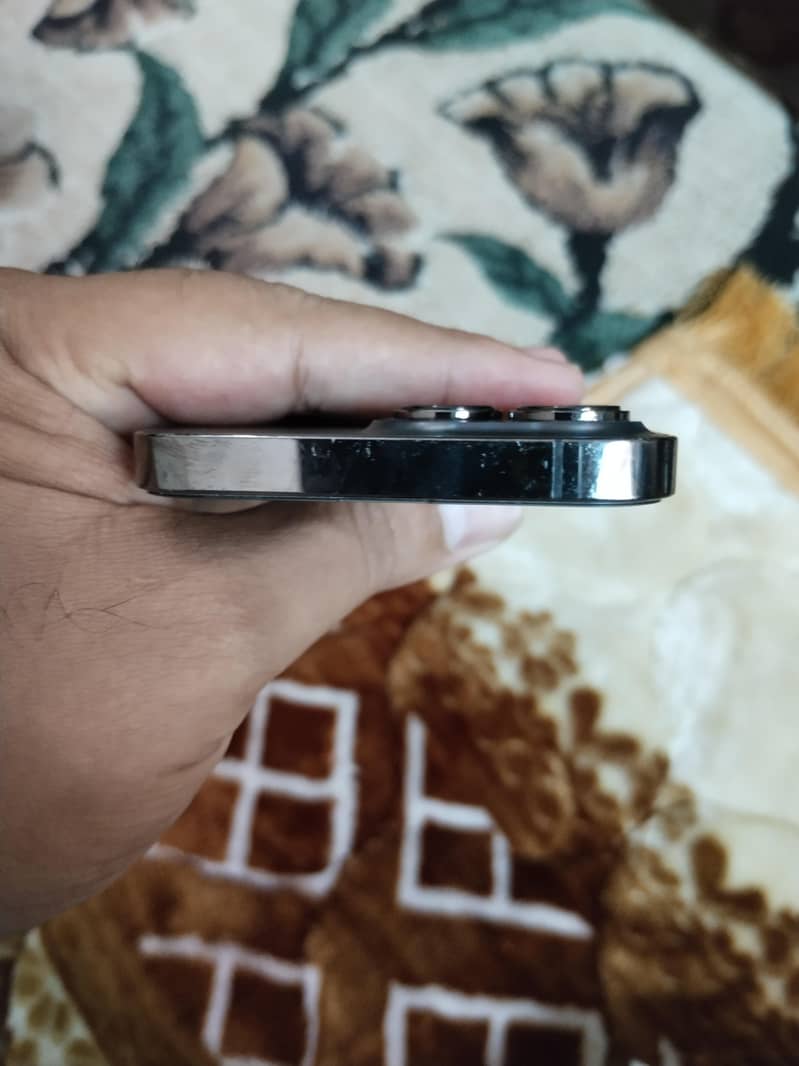 Apple iPhone 13 Pro 3