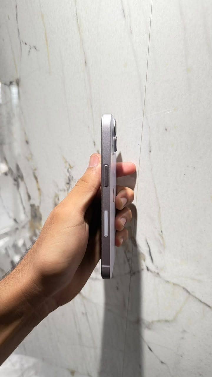 Apple iPhone 14 3