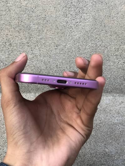 Apple iPhone 16