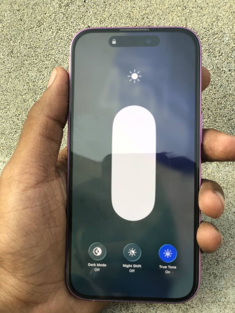 Apple iPhone 16 3