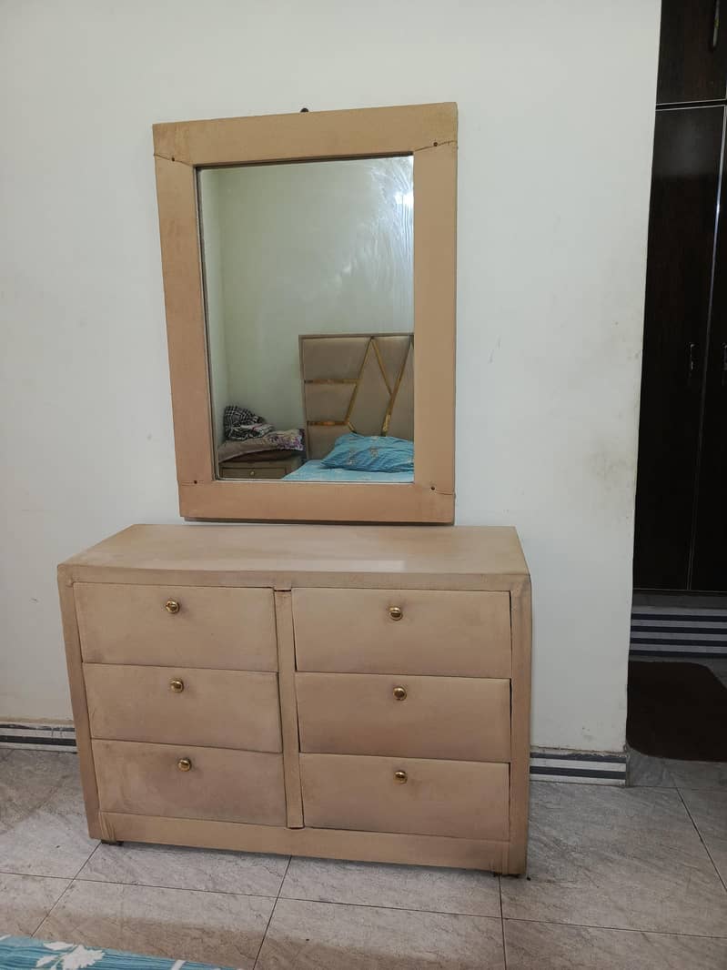 dressing table 0