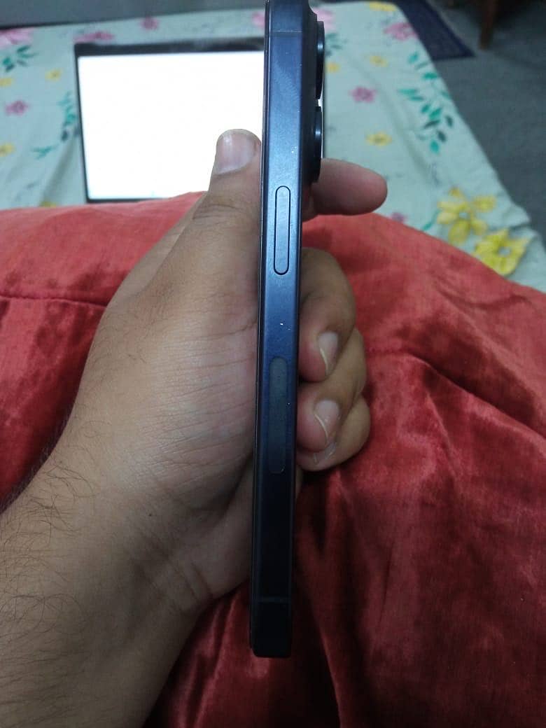 Apple iPhone 15 Pro 1