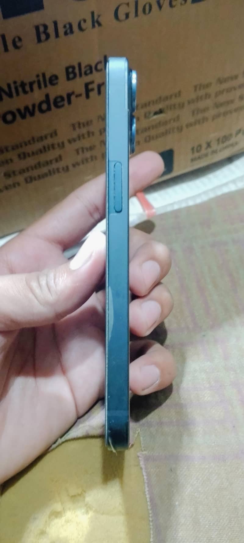 Apple iPhone 13 2