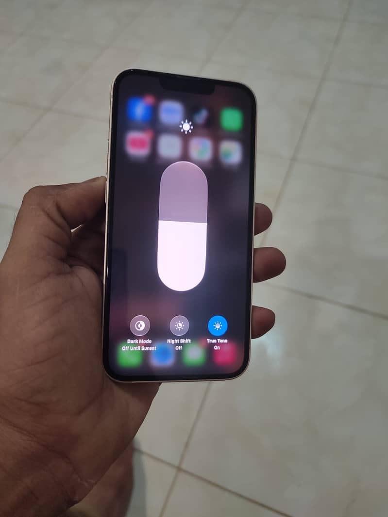 Apple iPhone 13 2