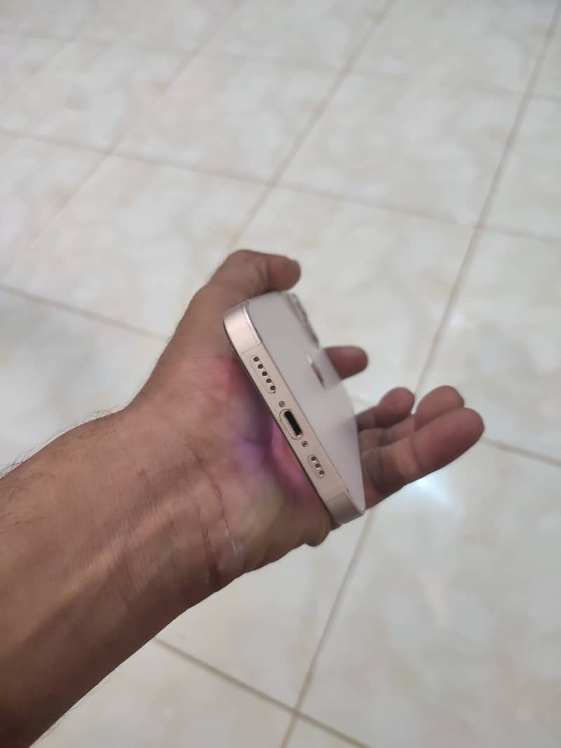 Apple iPhone 13 4