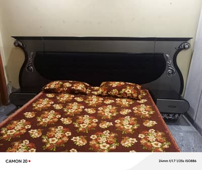 Bedroom furniture set