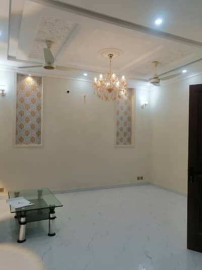 7 Marla Brand New Luxurious 1st Entry Upper Portion For Rent In Lake City M7-B