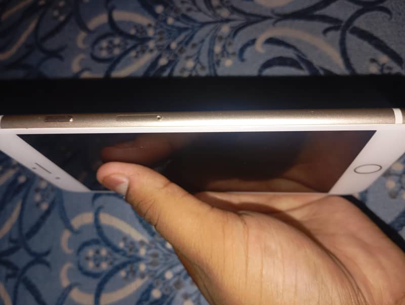Apple iPhone 7 Plus 1