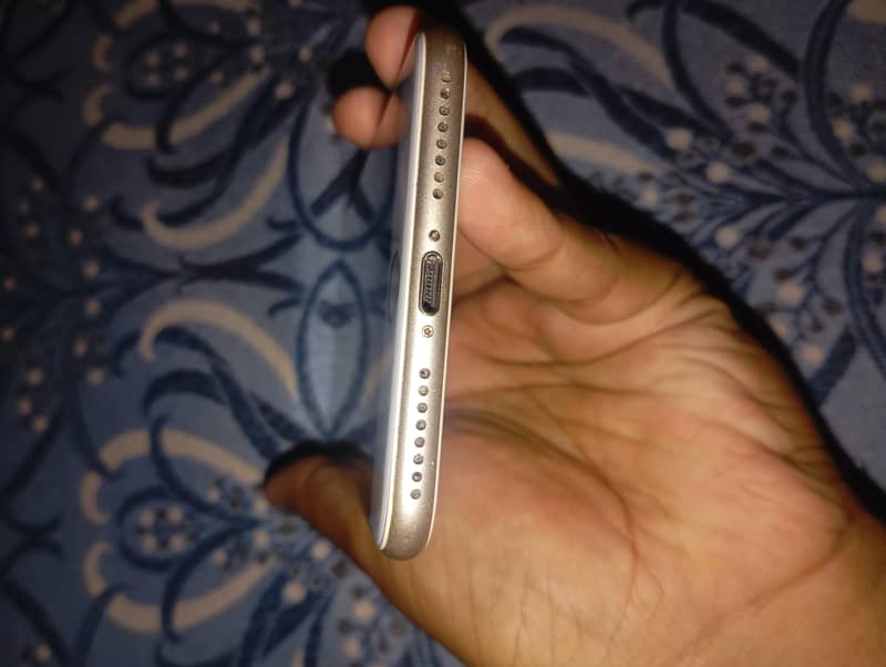 Apple iPhone 7 Plus 4