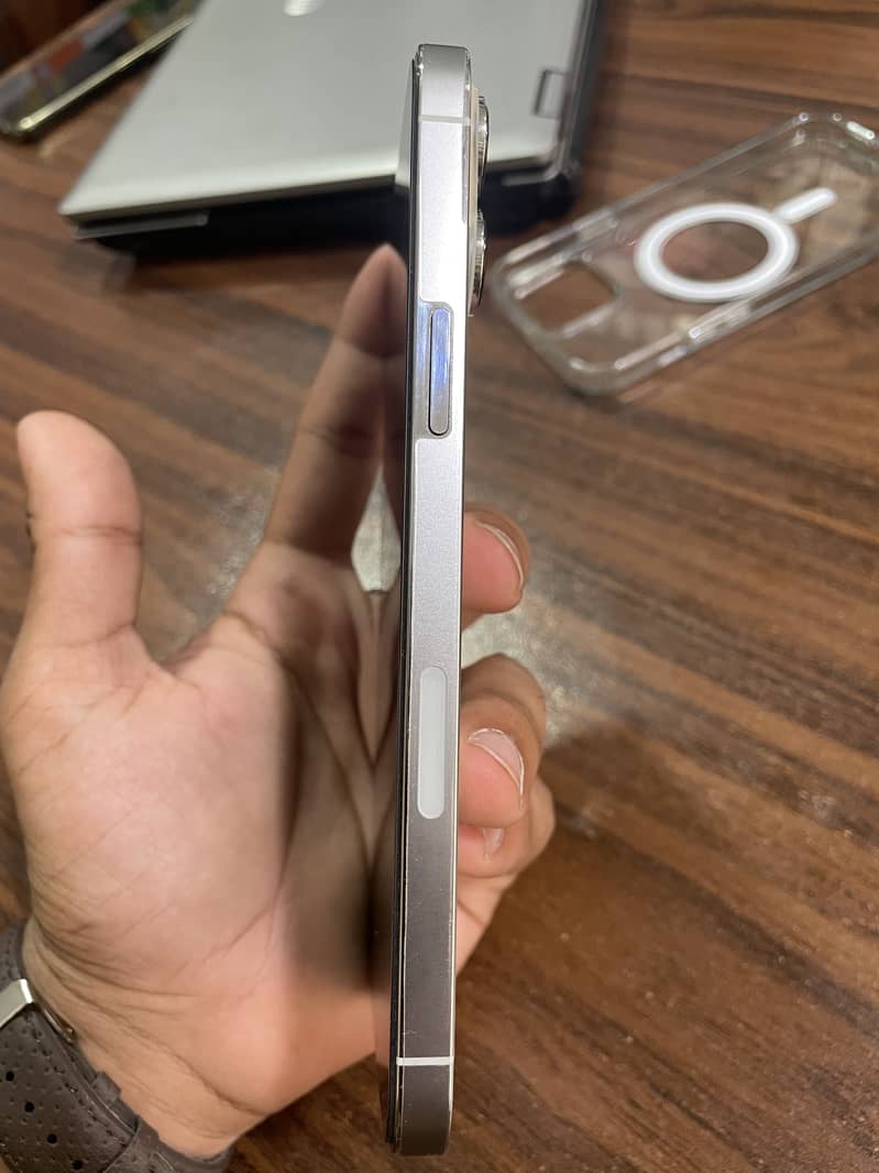 Apple iPhone 13 Pro Max 3