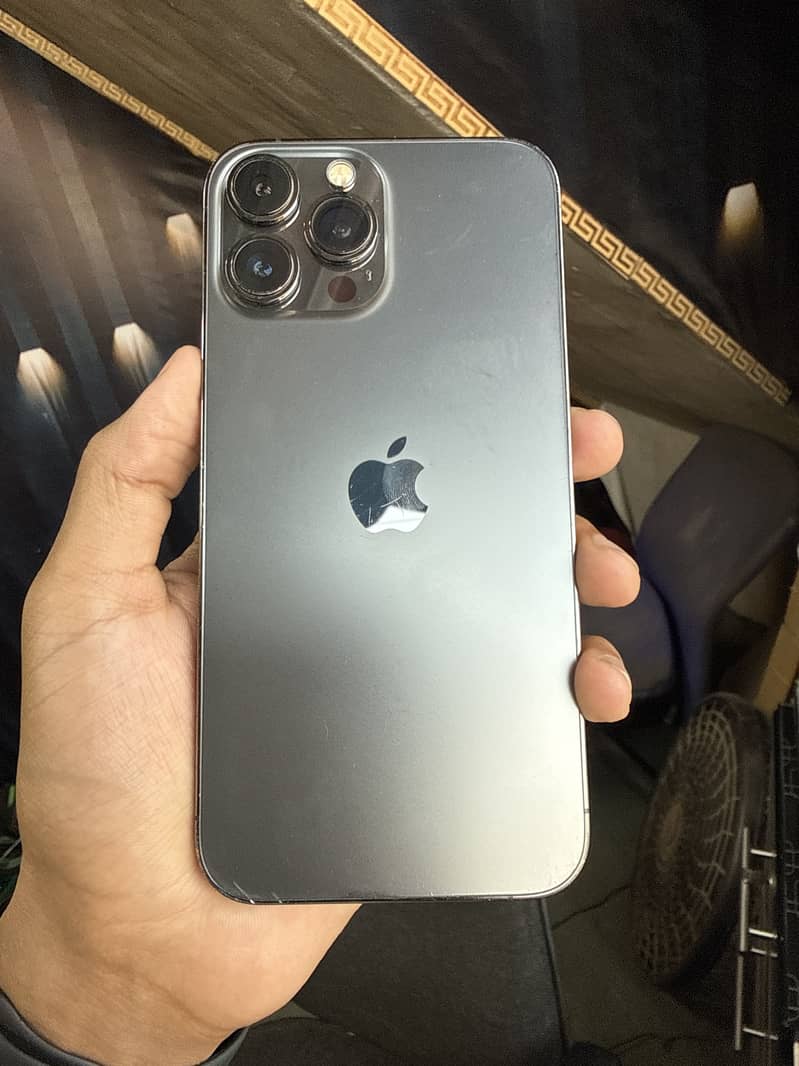 Apple iPhone 13 Pro Max 0