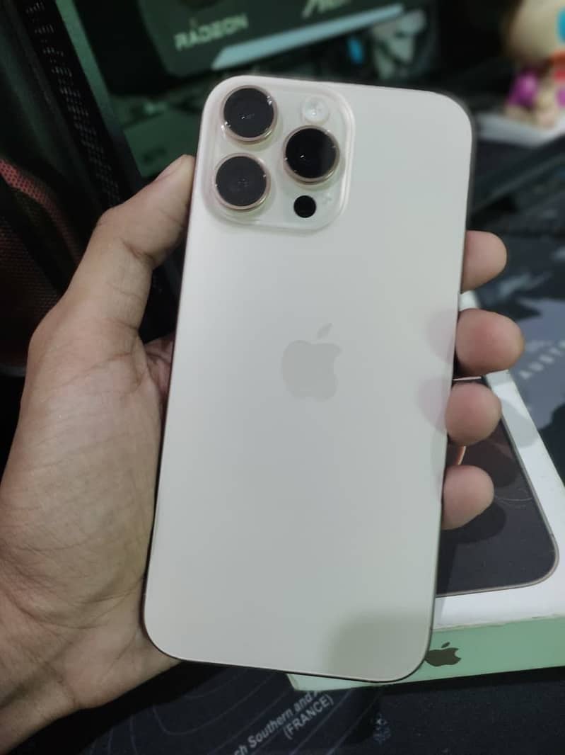 Apple iPhone 16 Pro Max 7