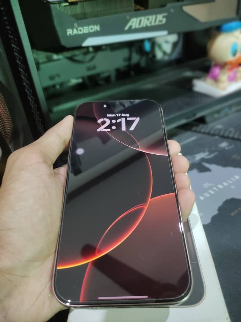 Apple iPhone 16 Pro Max 9