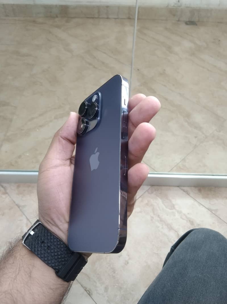 Apple iPhone 14 Pro 1