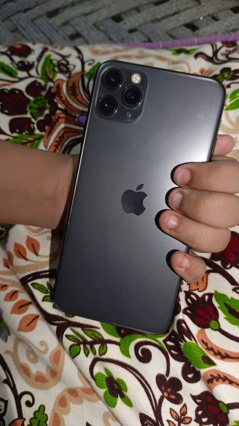 Apple iPhone 11 Pro Max 1